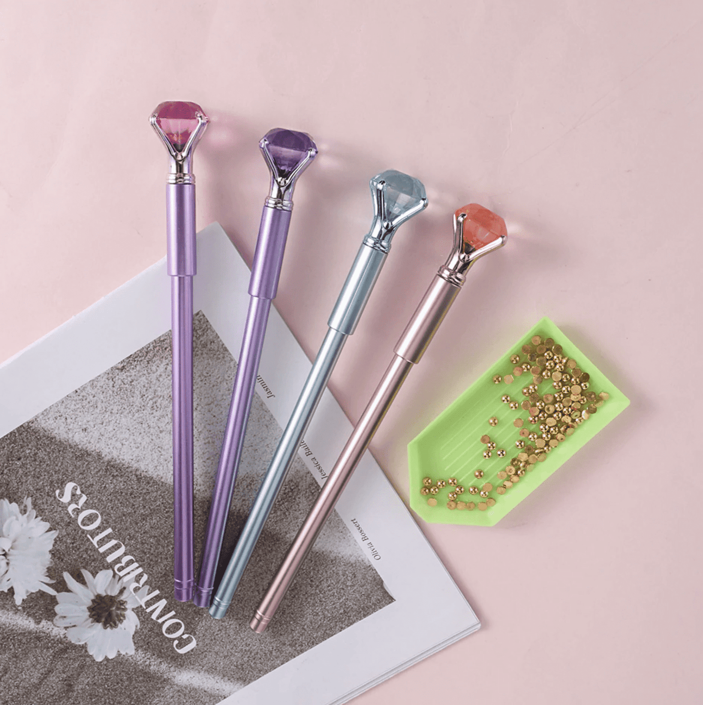 Neem even wat tijd voor jezelf met Diamond Painting. Een leuke hobby voor jong en oud. Onze diamond paintings komen in veel verschillende formaten. De pakketten worden geleverd inclusief alle benodigde accessoires. De diamond paintings worden gemaakt van duurzaam materiaal. In onze webshop vind je veel verschillende ontwerpen. We maken ook een diamond painting van je eigen foto.