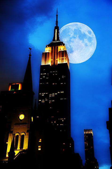 Empire State Building Diamond Painting bei Nacht