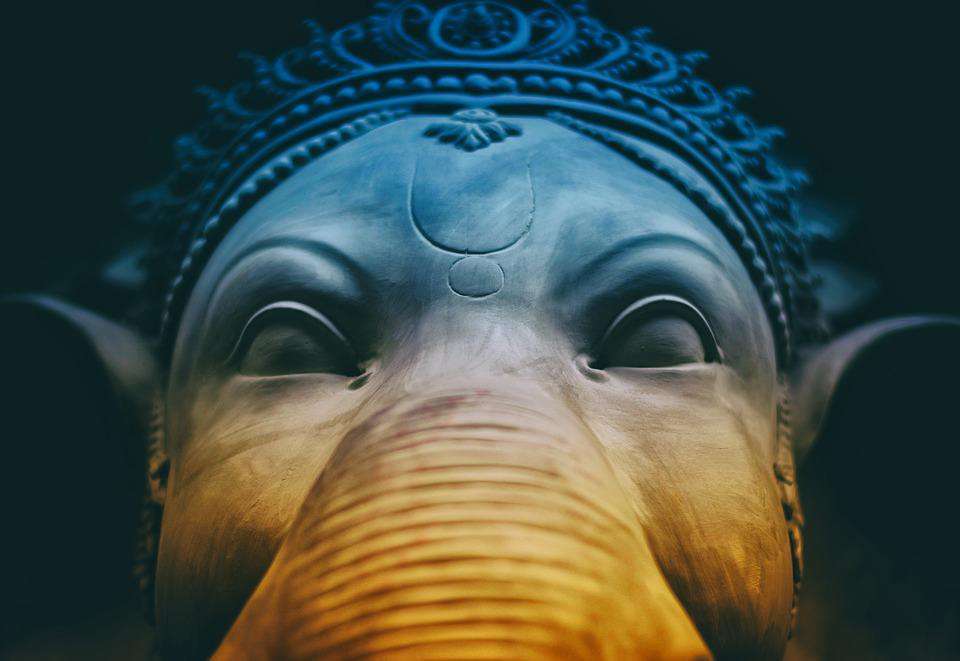 Ganesha Porträt Diamond Painting mit ruhigem Blick