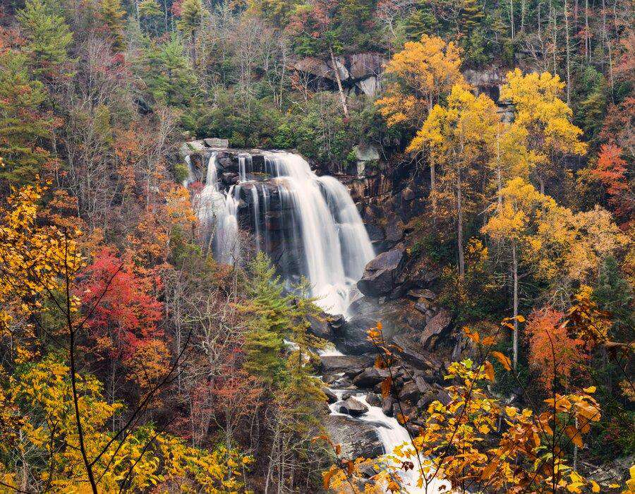 Herbst Wasserfall Diamond Painting mit buntem Wald
