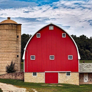 Großes rotes Bauernhaus Diamond Painting mit Silo