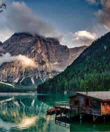 Hütte am See Diamond Painting mit Bergsee