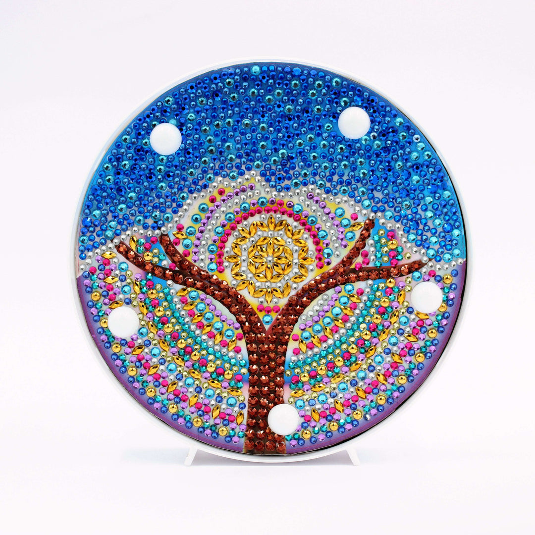 Runde Mandala-Winterbaum Diamond Painting Lampe mit blauem Hintergrund