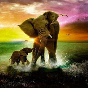 Elefant im Meer bei Sonnenuntergang Diamond Painting Motiv