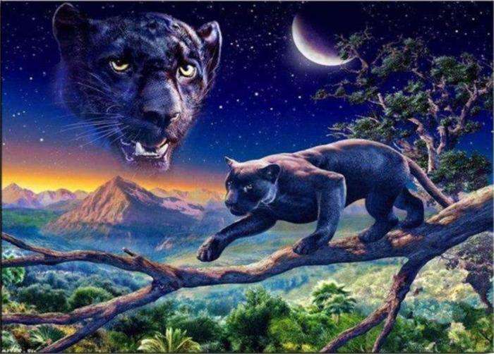 Panther auf einem Baum Diamond Painting bei Mondnacht