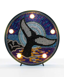 Runde Diamond Painting Lampe mit Walschwanz und Mond