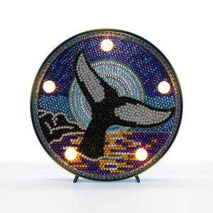 Runde Diamond Painting Lampe mit Walschwanz und Mond