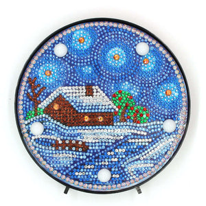 Runde Diamond Painting Lampe Unter einem Sternenhimmel mit Winterhütte