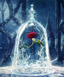Rote Rose im Glas Diamond Painting mit winterlicher Glasglocke