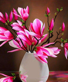 Pinke Magnolien in weißer Vase Diamond Painting