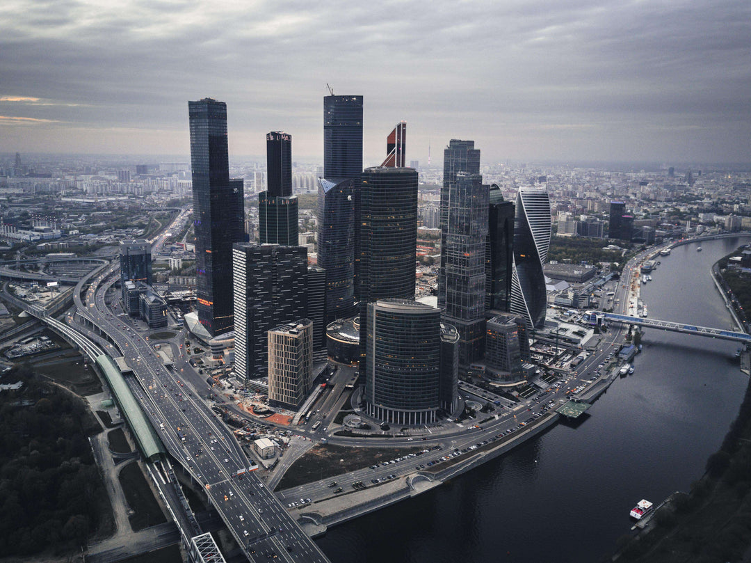 Stadt am Fluss - Diamond Painting mit moderner Skyline