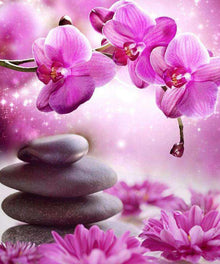Rosa Orchideen und Zen-Steine - Diamond Painting Blumenmotiv