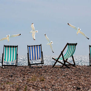 Strandstühle und Möwen - Diamond Painting am Meer