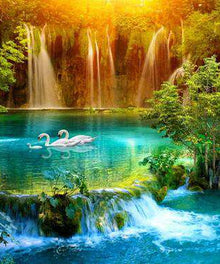 Wasserfall mit Schwänen Diamond Painting