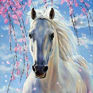 Weiße Stute mit Blüte - Diamond Painting Pferdemotiv