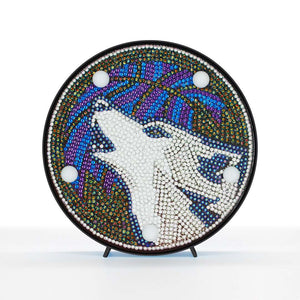 Runde Diamond Painting Lampe mit heulendem Wolf